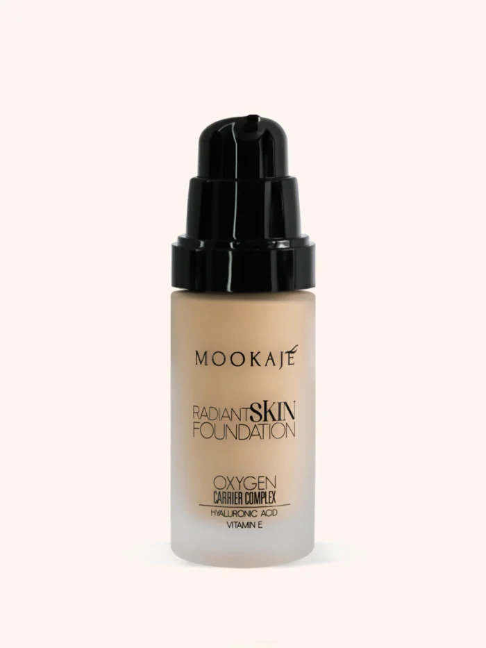 Течен фондьотен Radiant Skin 02 MOOKAJÉ с хиалуронова киселина и витамин Е без капачка